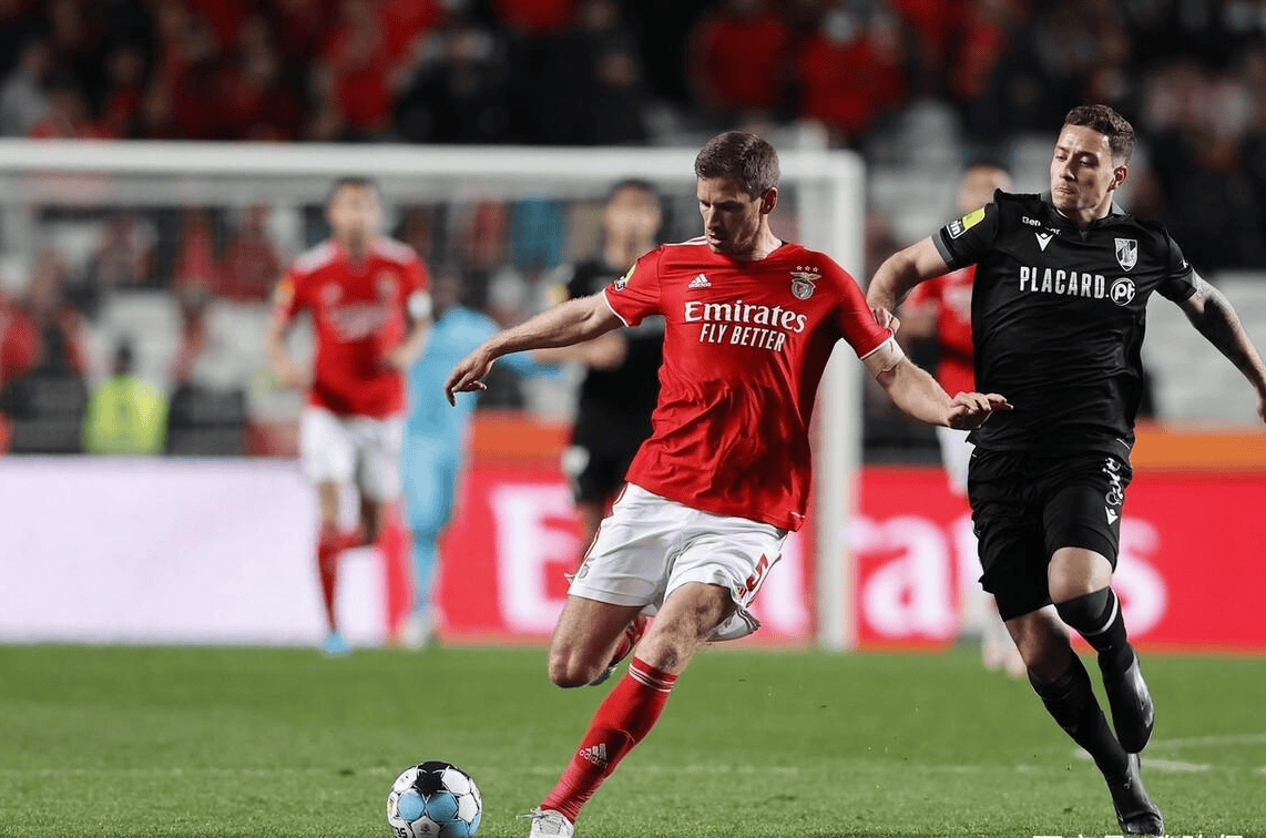 今夜英超焦点战；葡萄牙体育临场应变；引发热议；阵容厚度经受考验的简单介绍