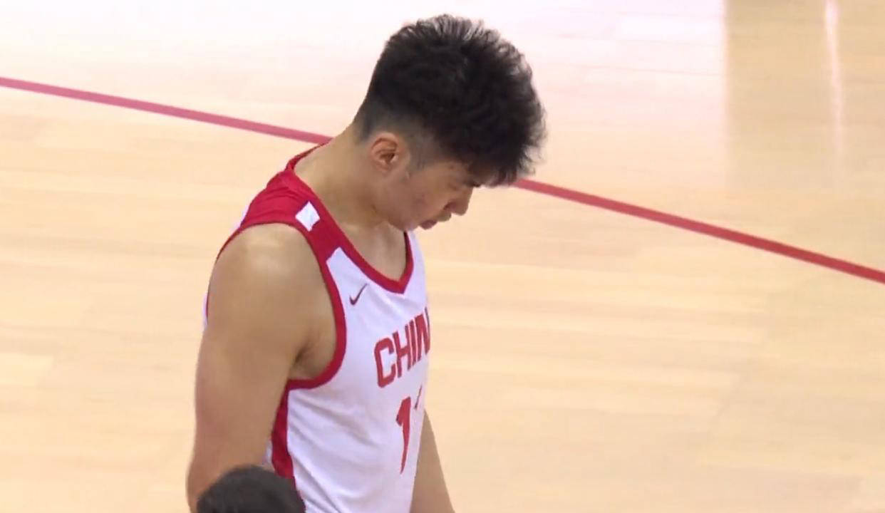 包含清晨深圳男篮调整名单以备西甲，单刀错失环节打磨，震撼外界，年轻球员得到机会的词条