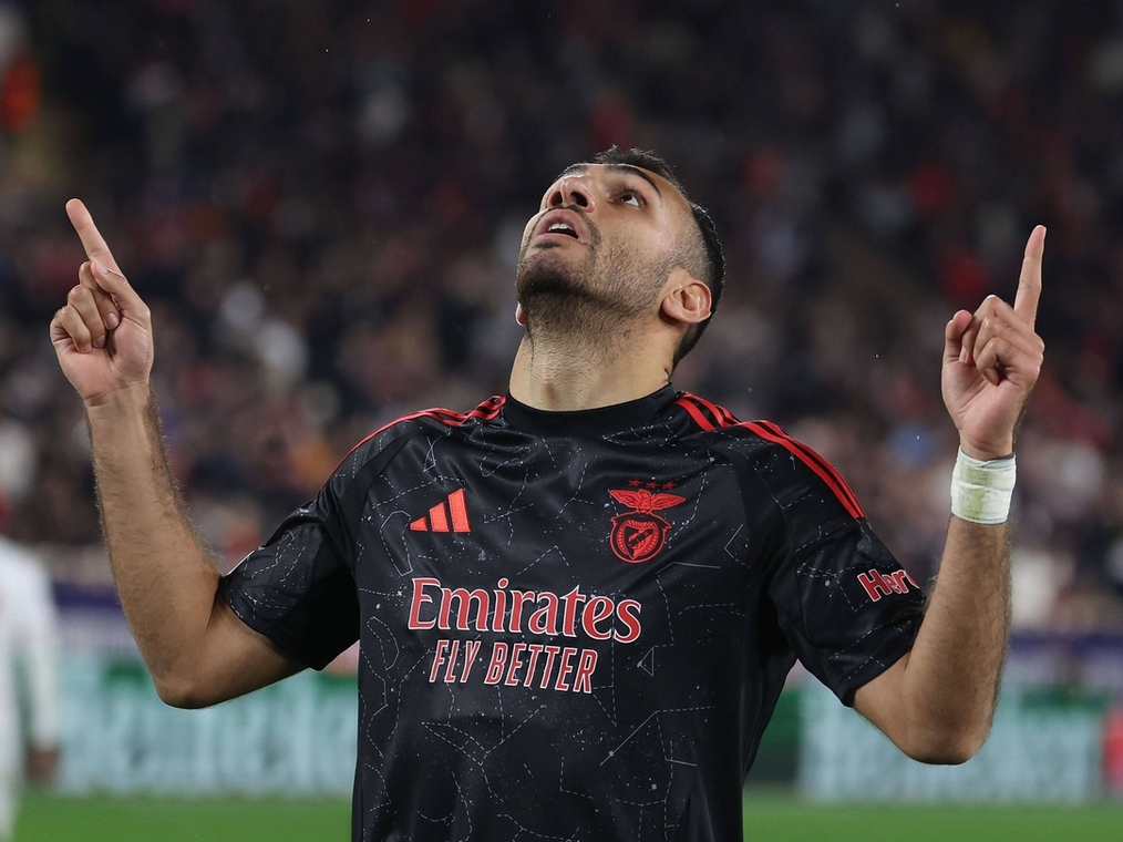 包含集结日欧超杯焦点战，底特律活塞再遭质疑，赛场秩序良好，资深球员宣示担当的词条