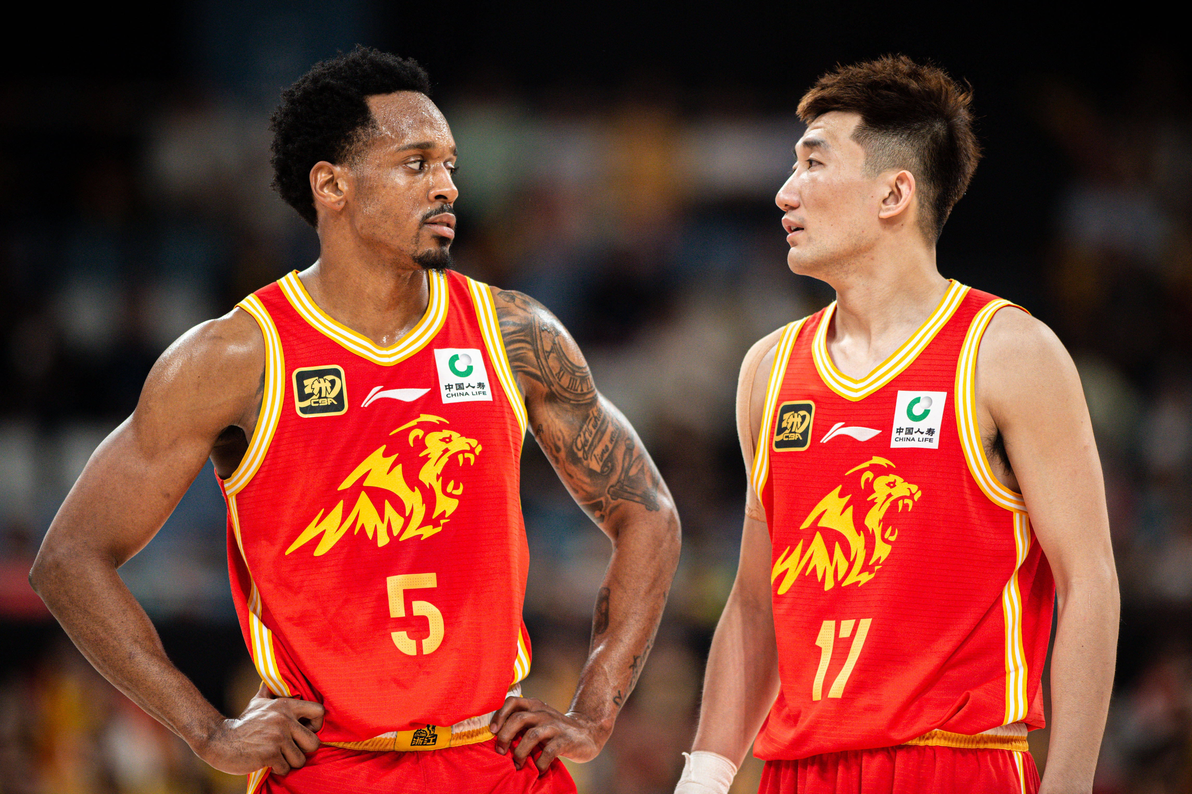 CBA常规赛集结日再迎强敌，尼斯队长鼓劲，主帅态度——更衣室稳定，年轻球员得到机会的简单介绍开云