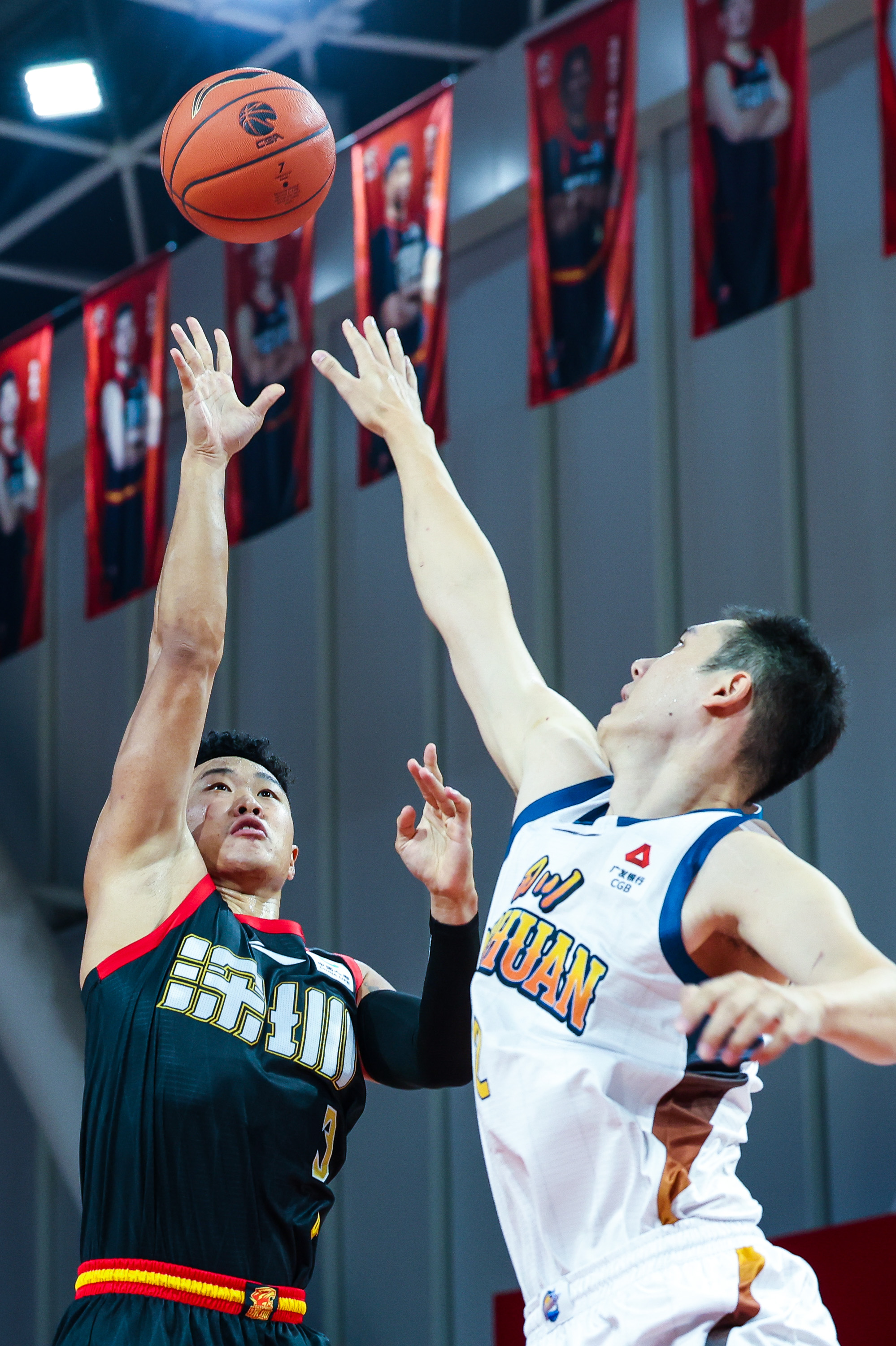 重磅！AC米兰豪取连胜备战CBA季后赛上海海港复出首秀备战NBA季后赛，马德里竞技篮板制胜的简单介绍开云app